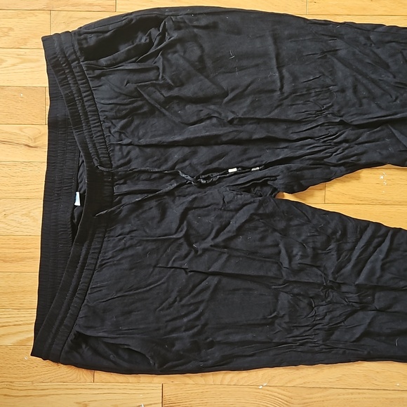 Old navy loose pants - Picture 2 of 3